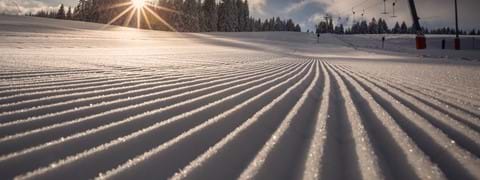 manchester-skidåkning-lift-sol