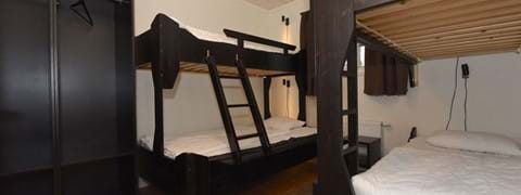 timmerbyn-stuga-sovrum.jpg (2)