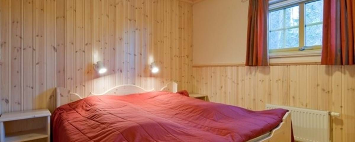 timmerbyn-stuga-sovrum.jpg