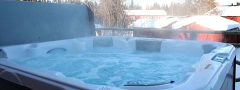 skotercenter-salen-jacuzzi-bubbelbad.jpg
