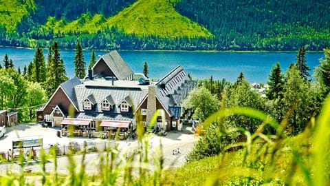 <p>I Åre finns en uppsjö av riktigt bra boenden till konferensen för både små och stora grupper i våra hotell, lägenheter och stugor.</p>